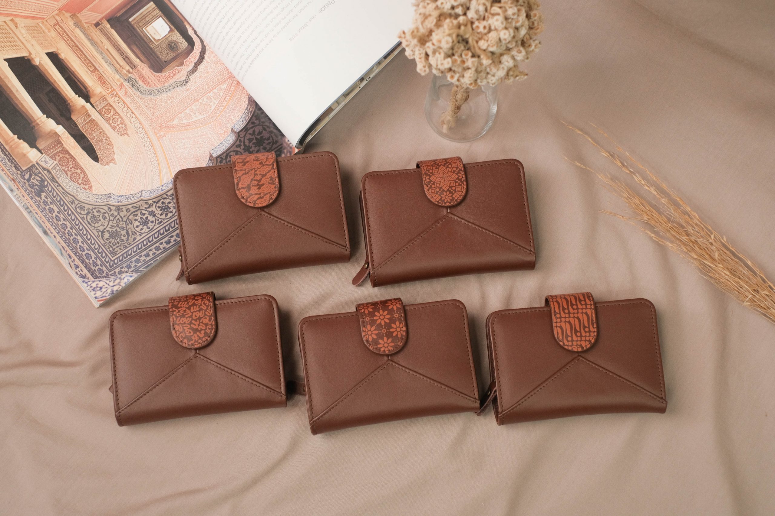 Cantika wallet dompet kulit asli untuk wanita dari Ataya Leather, dompet kulit batik asli, dompet batik kulit